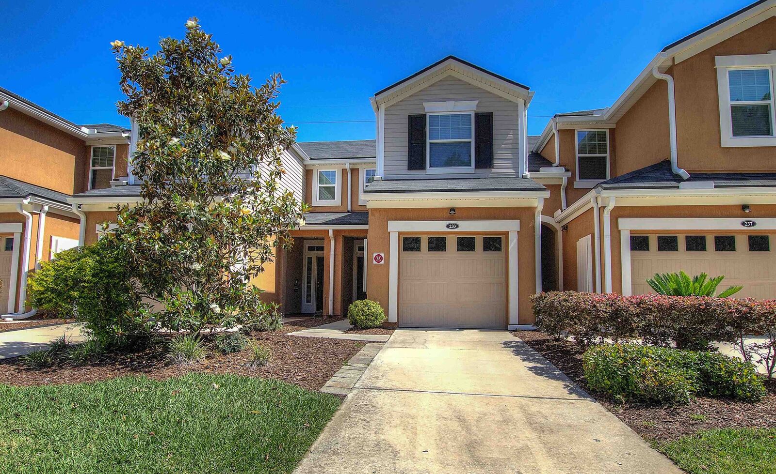 Property Photo:  233 Adelanto Ave  FL 32092 