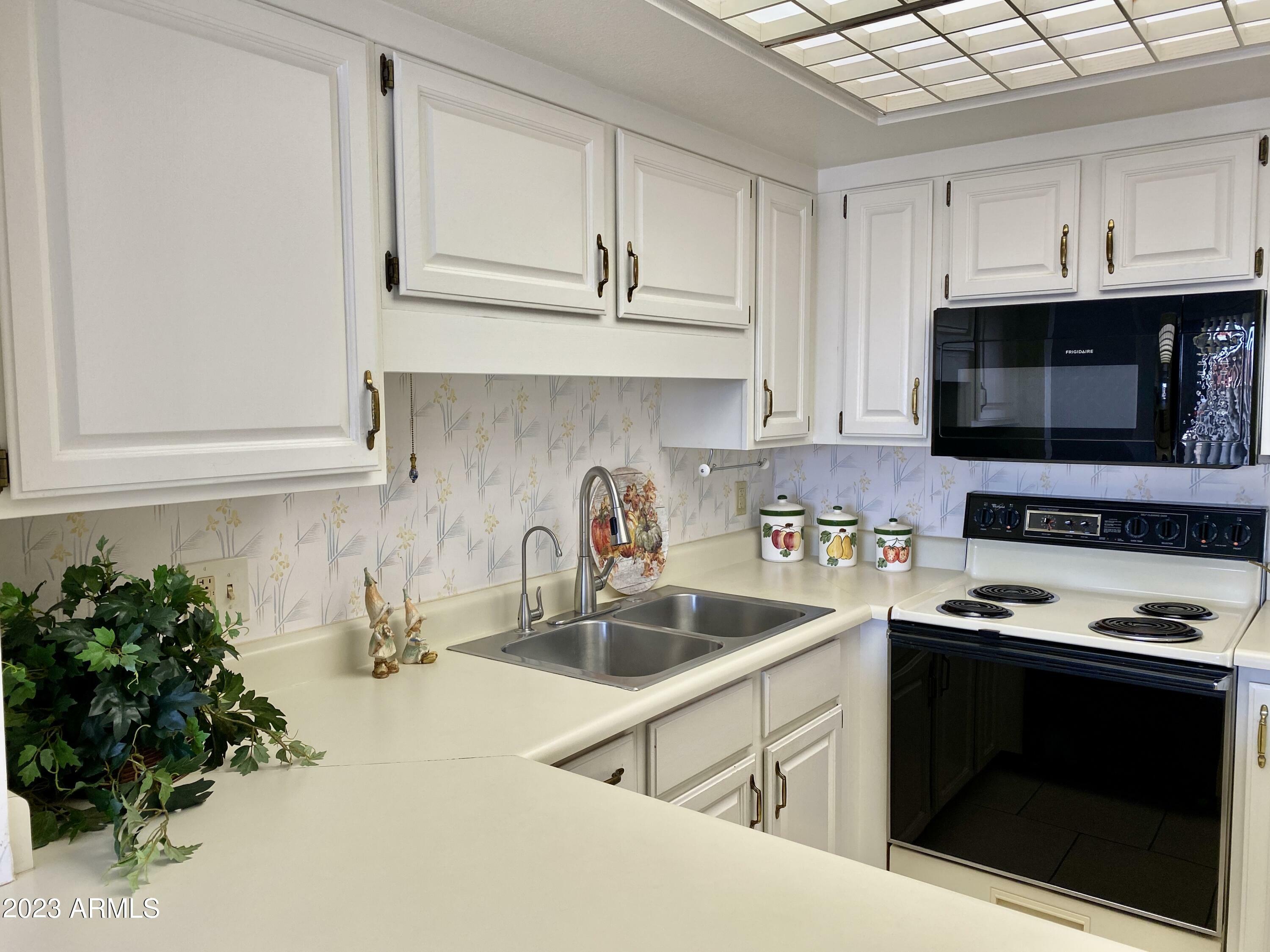 Property Photo: 10330 W Thunderbird Boulevard A311 AZ 85351