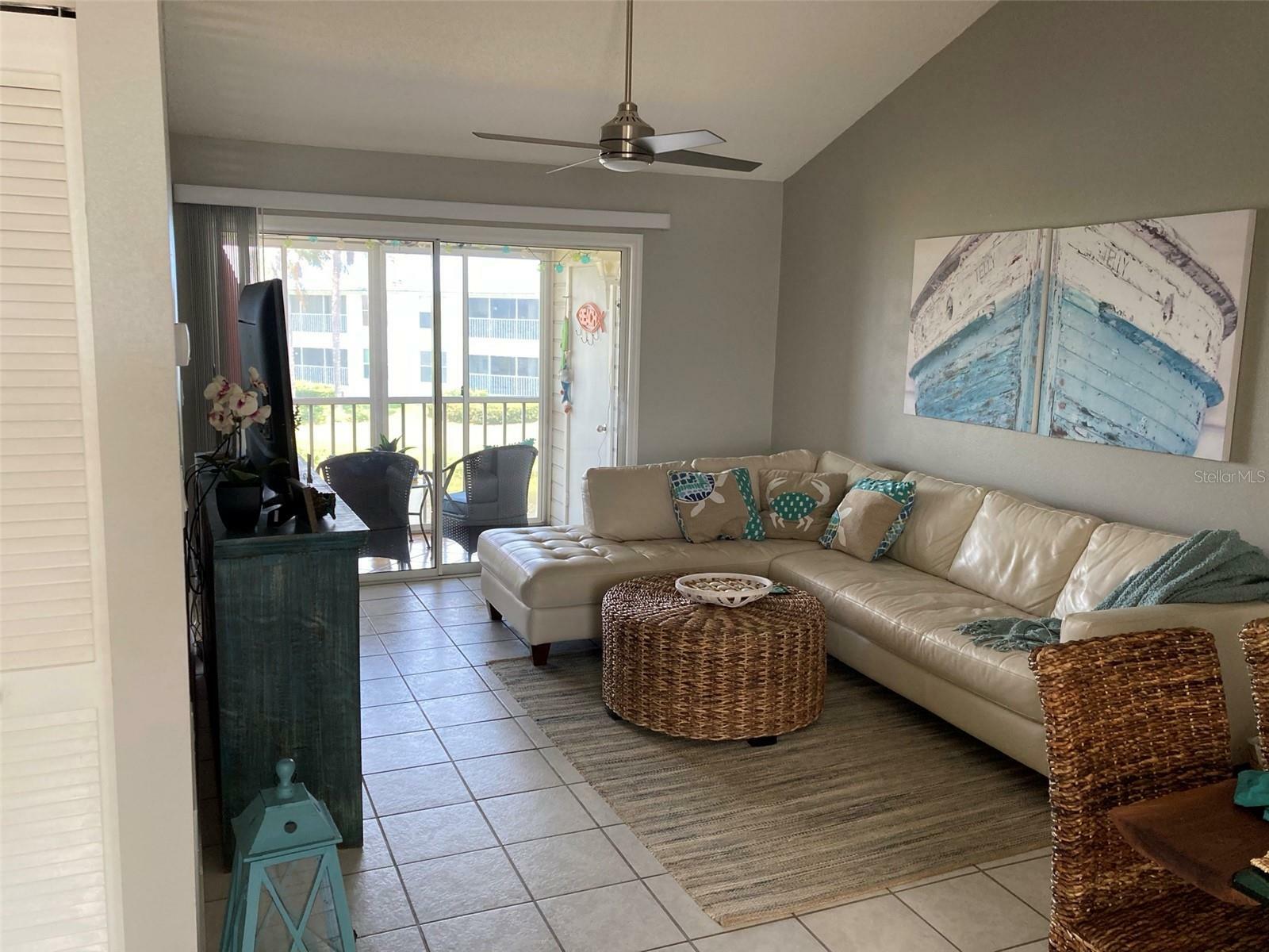 Property Photo: 922 Sandpiper Circle 922 FL 34209