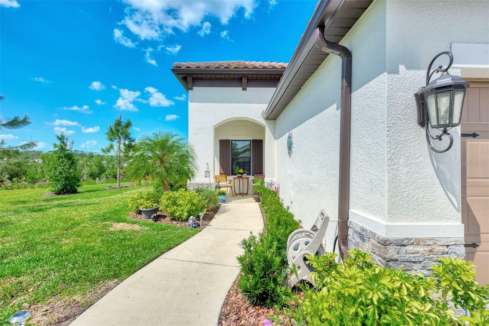Property Photo: 213 Sarezzo Circle FL 34275