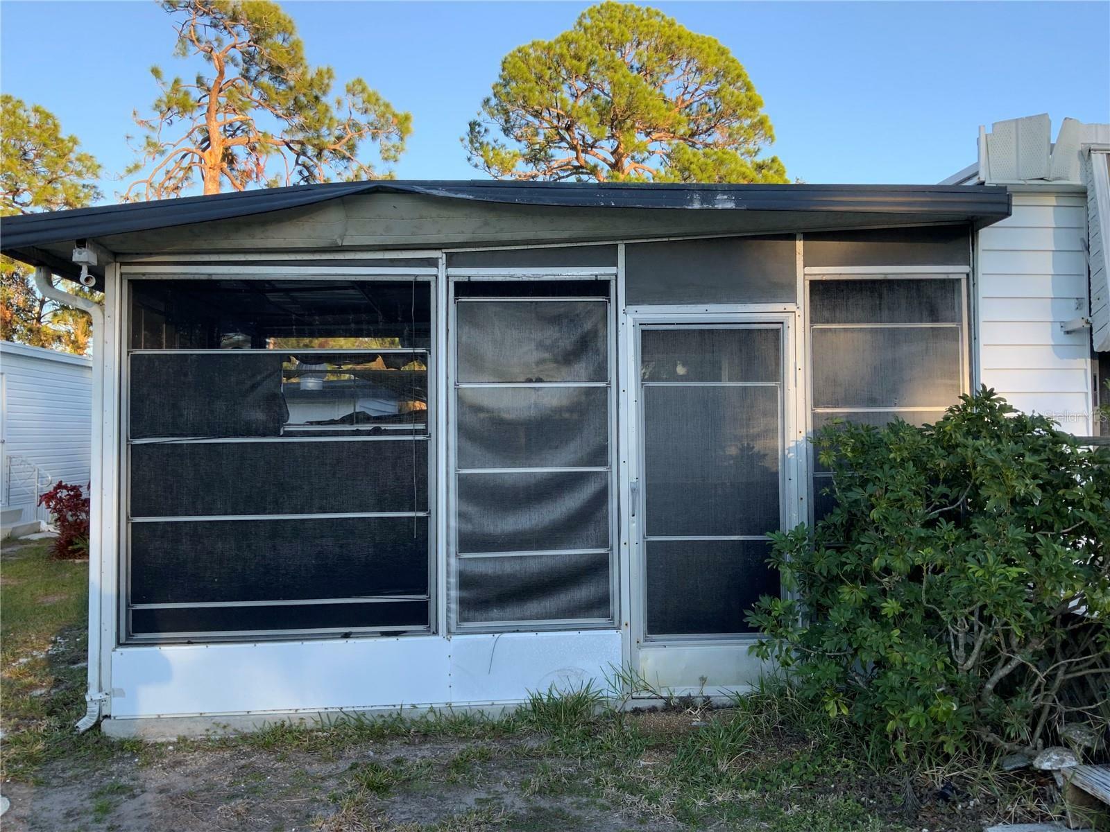 Property Photo: 422 Hatchett Creek Road FL 34285