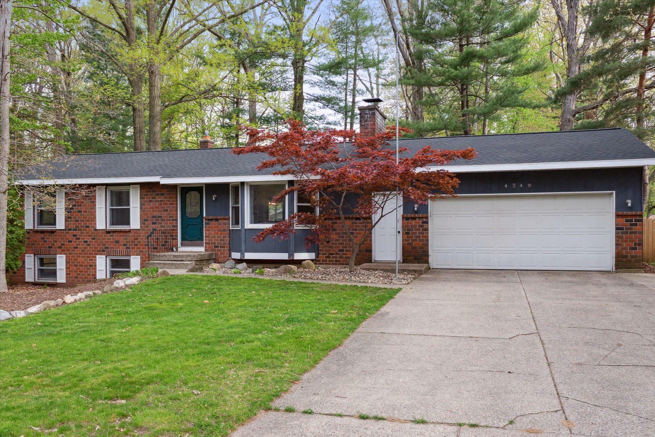 Property Photo:  4249 Crestlane Drive  MI 49426 