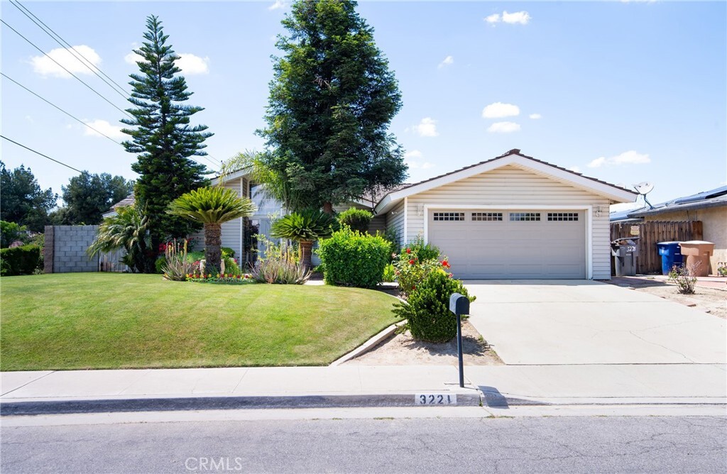 Property Photo:  3221 Johnson Court  CA 93309 