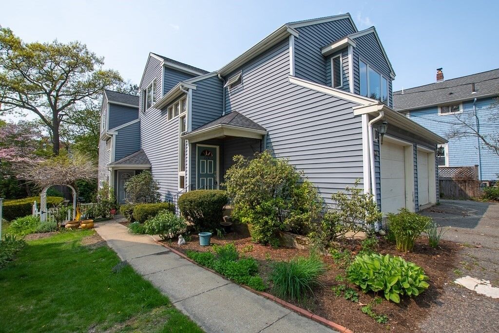Property Photo:  749 Heath St 749  MA 02467 