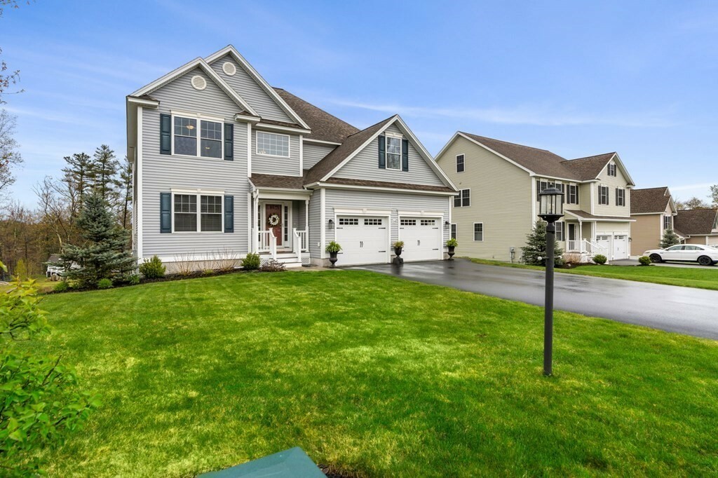 Property Photo: 10 Schoolhouse Rd 10 NH 03053