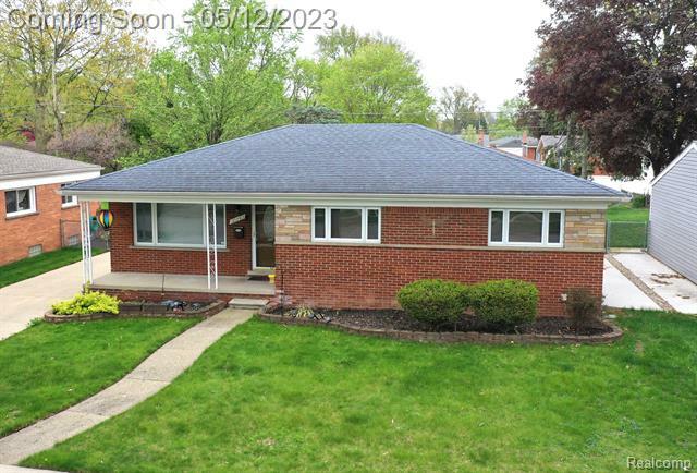 Property Photo:  35443 Leon Street  MI 48150 