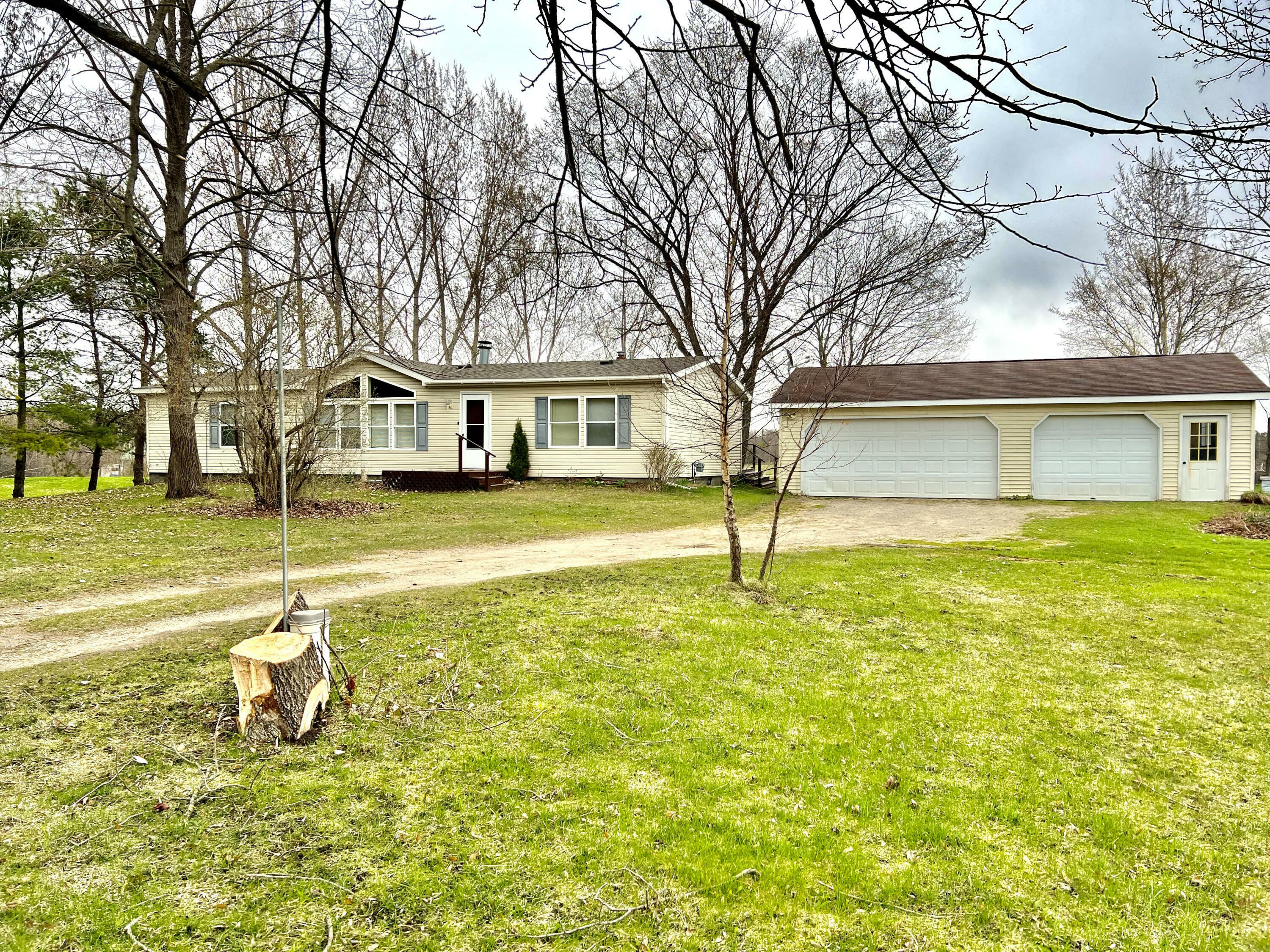 8470 Galbraith Road  Cheboygan MI 49721 photo