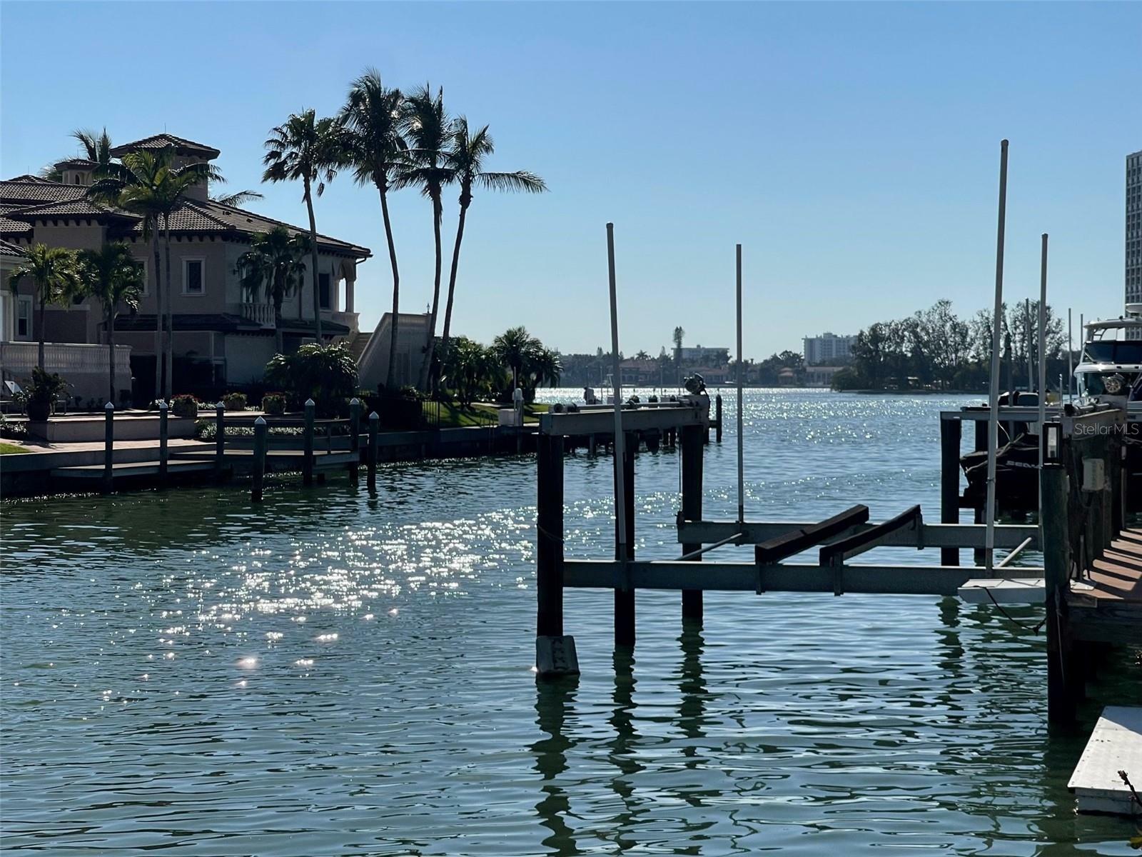 Property Photo: 114 N Warbler Lane FL 34236
