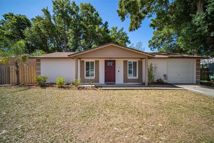 Property Photo:  2207 Selkirk Street  FL 33594 