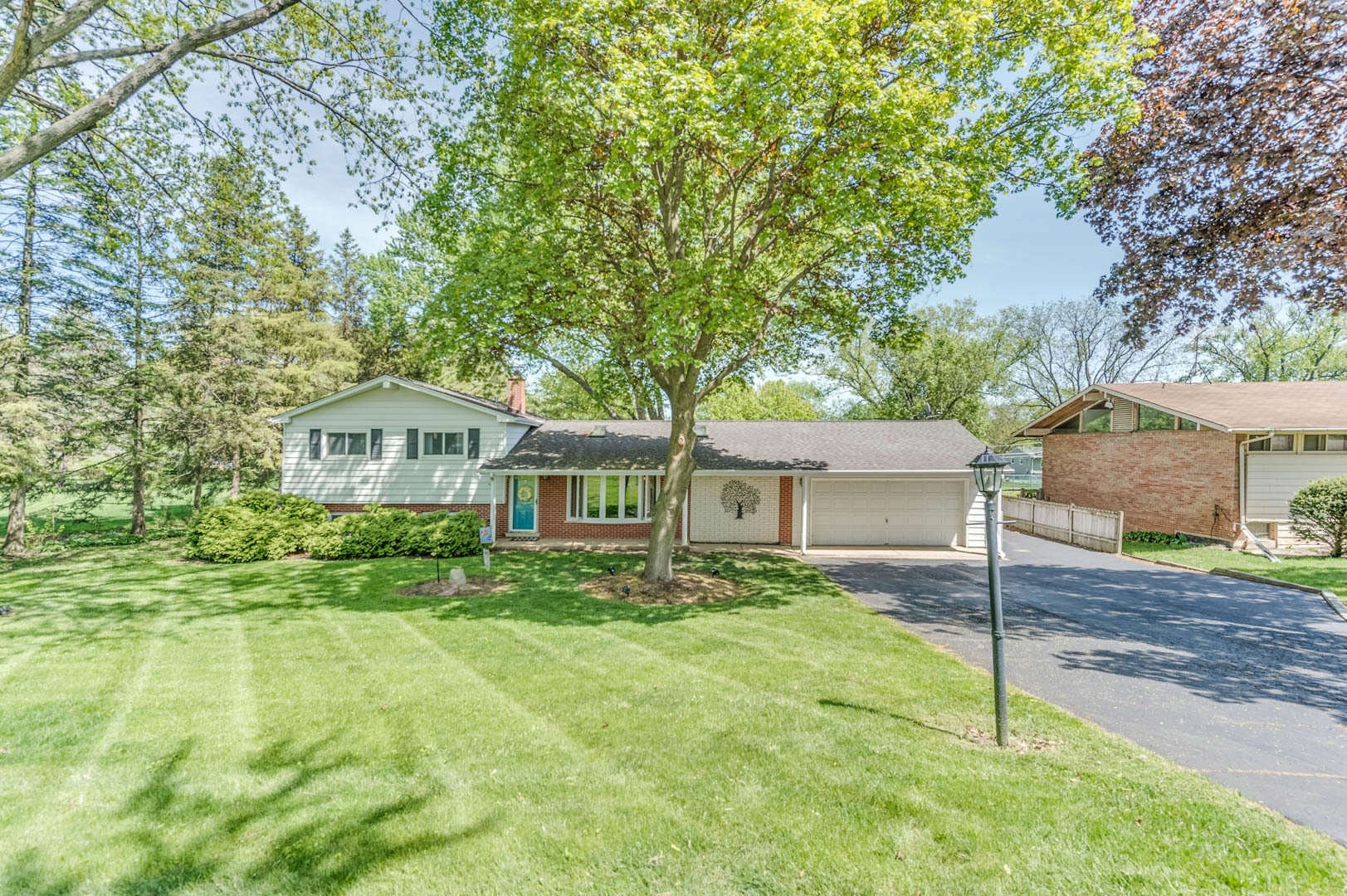 Property Photo:  2N305 Amy Avenue  IL 60137 