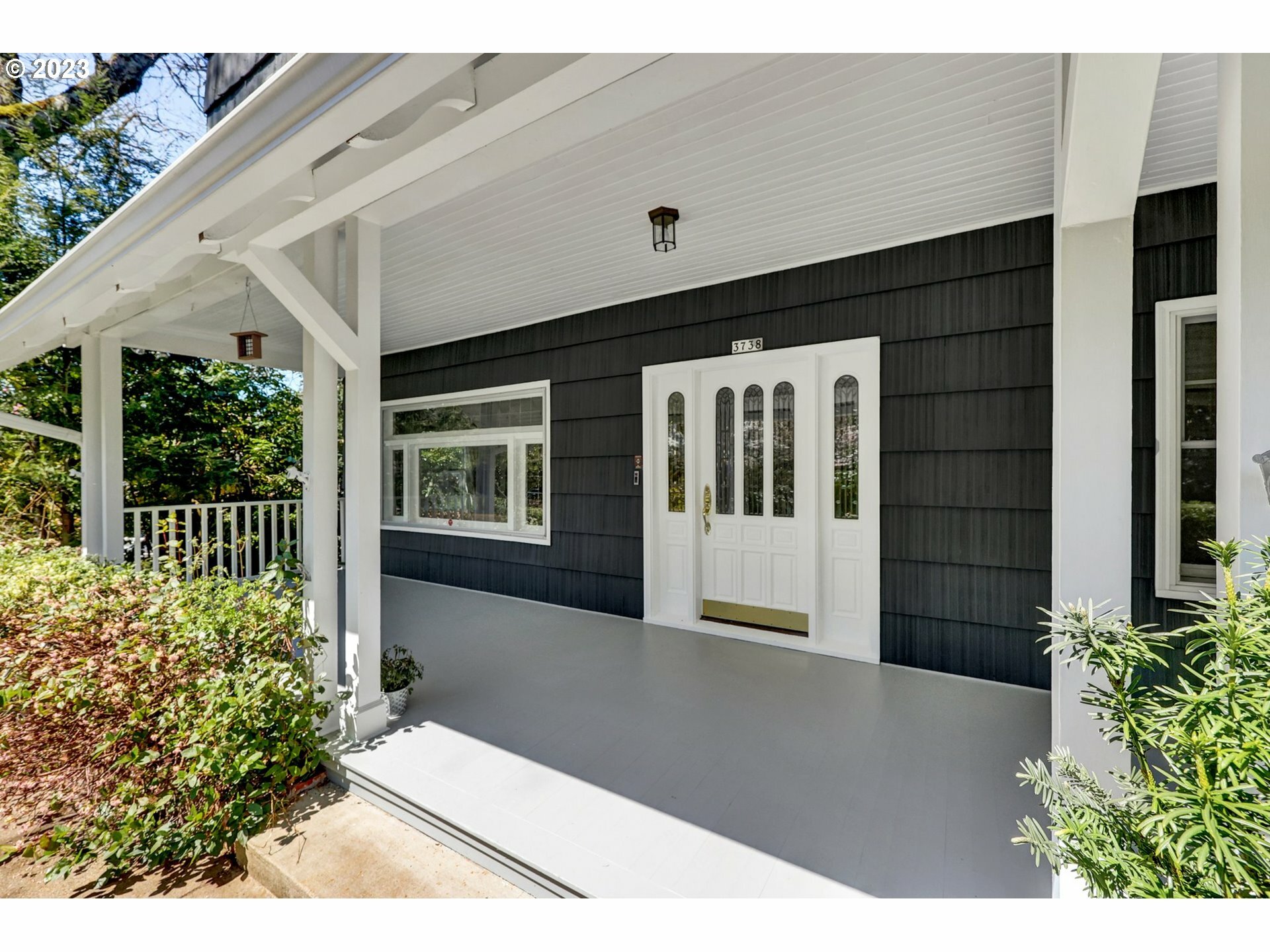 Property Photo: 3738 SW Council Crest Dr OR 97239