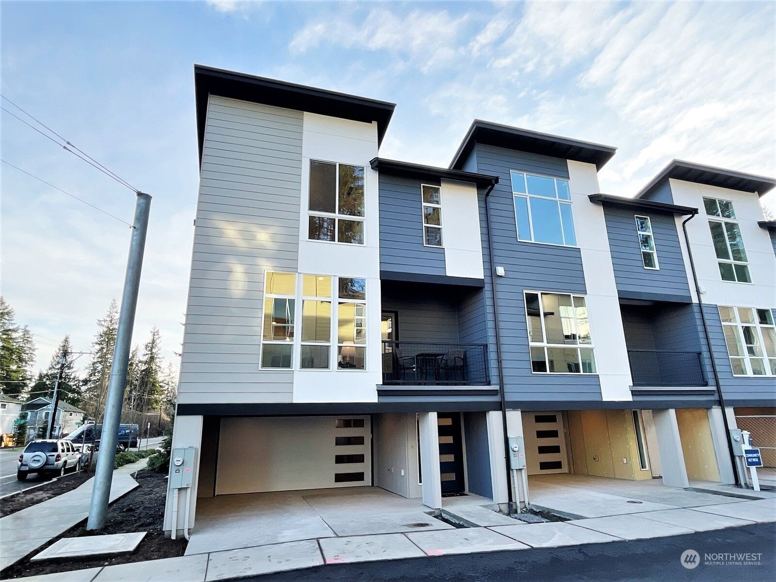 Property Photo:  13710 Ash Way A4  WA 98204 