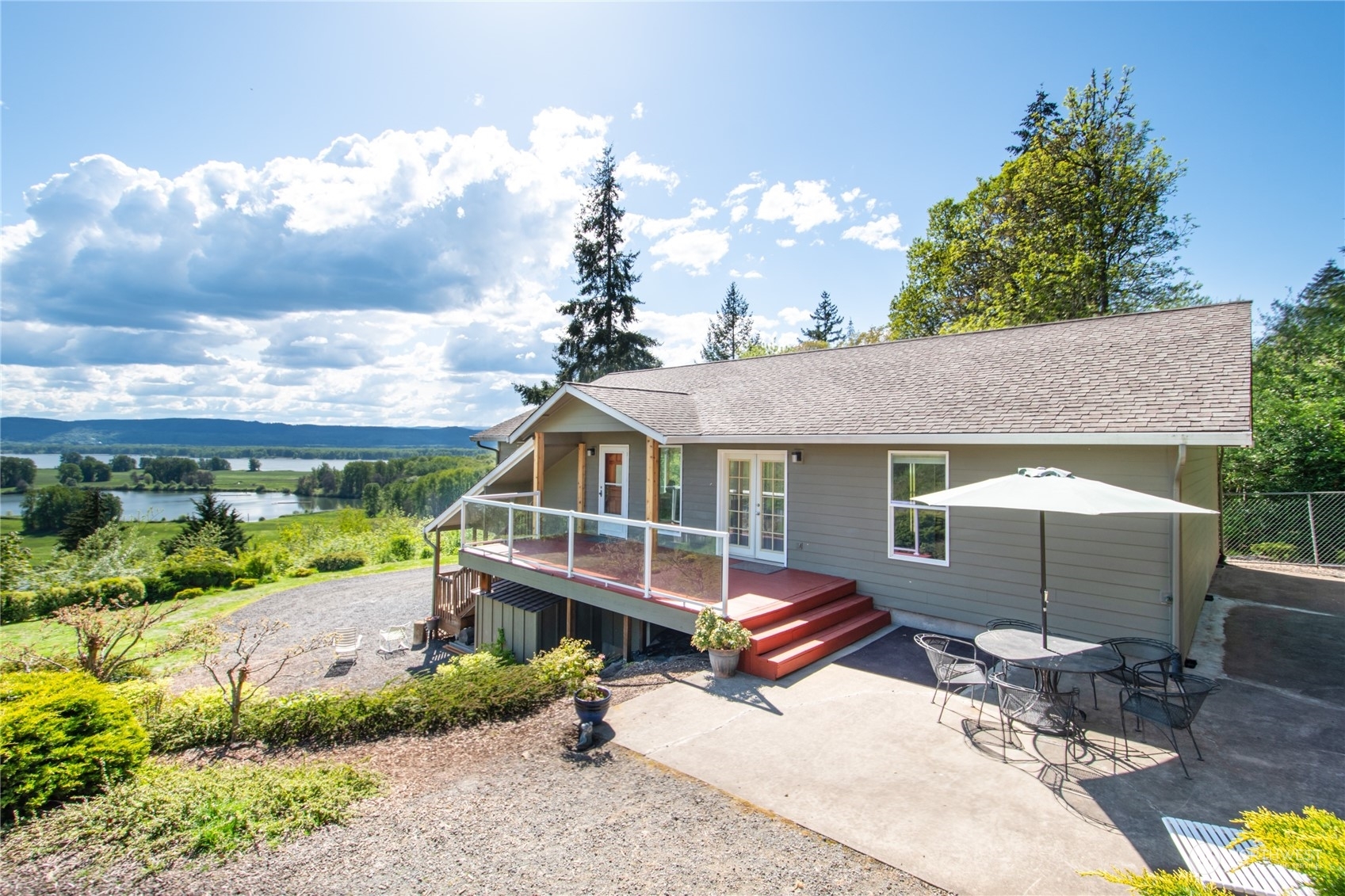 Property Photo:  195 Lane Road  WA 98674 