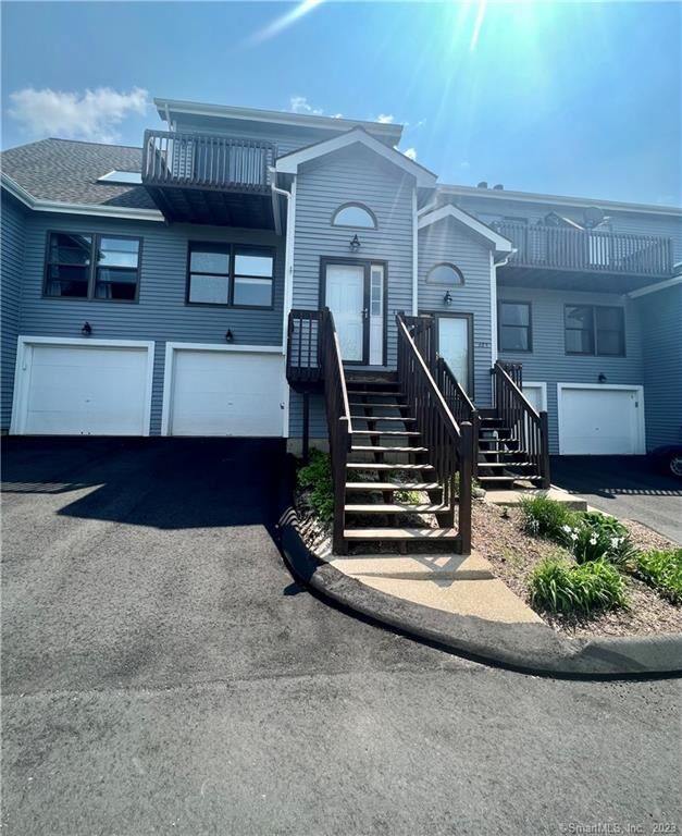 Property Photo:  402 Lake Vista Drive 402  CT 06424 
