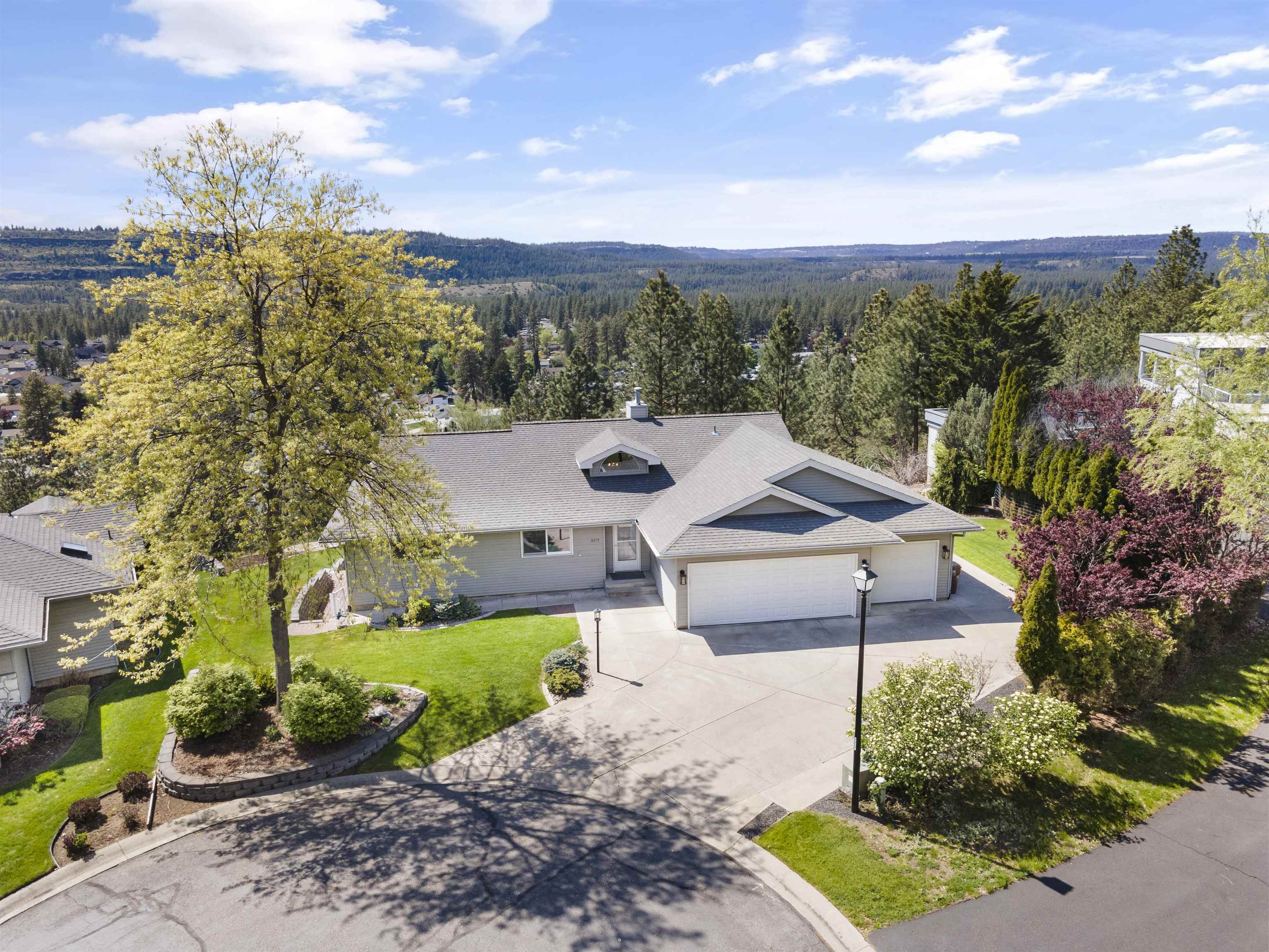 Property Photo: 6515 N Park View Ln WA 99205