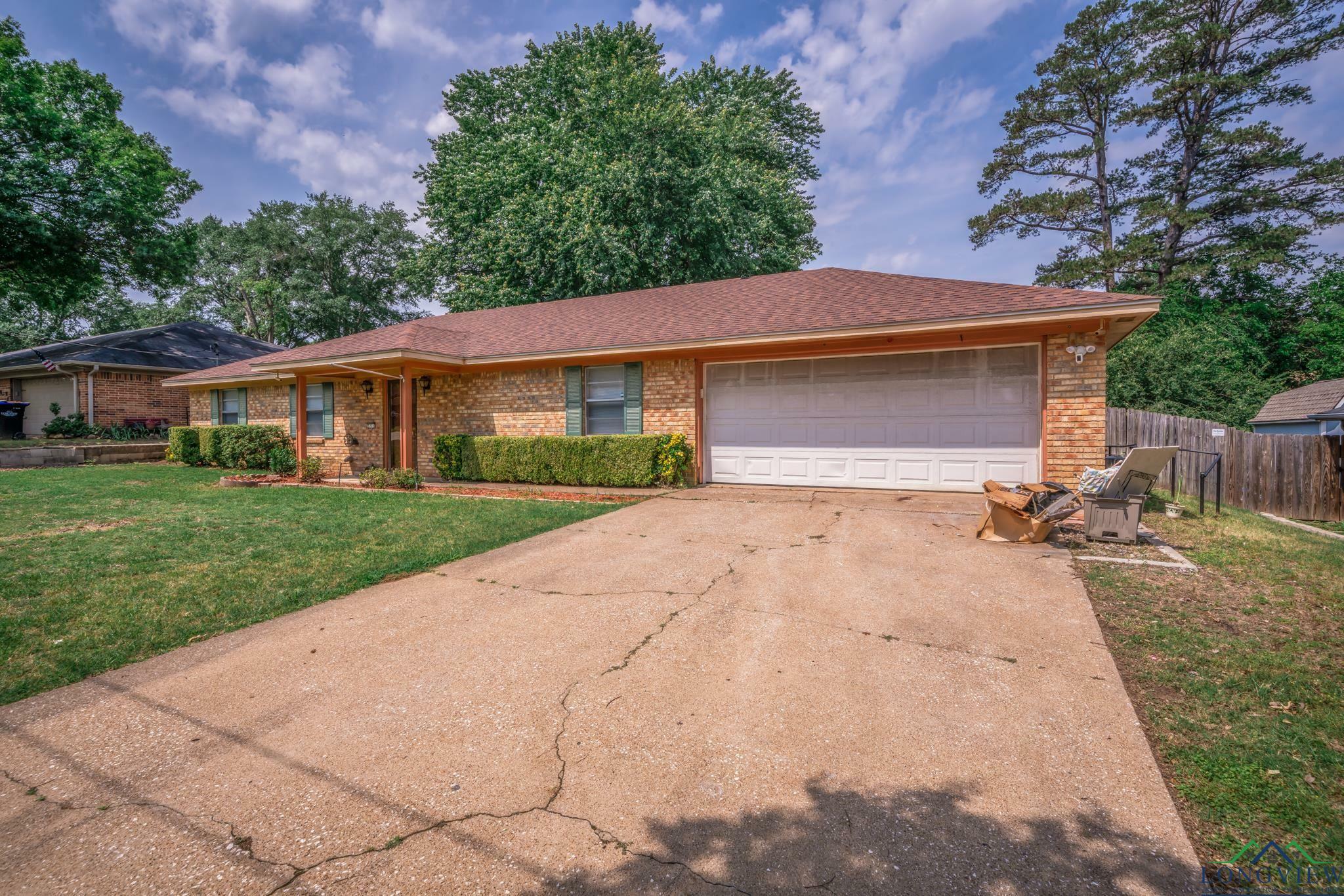 Property Photo: 3711 Mark Dr TX 75604