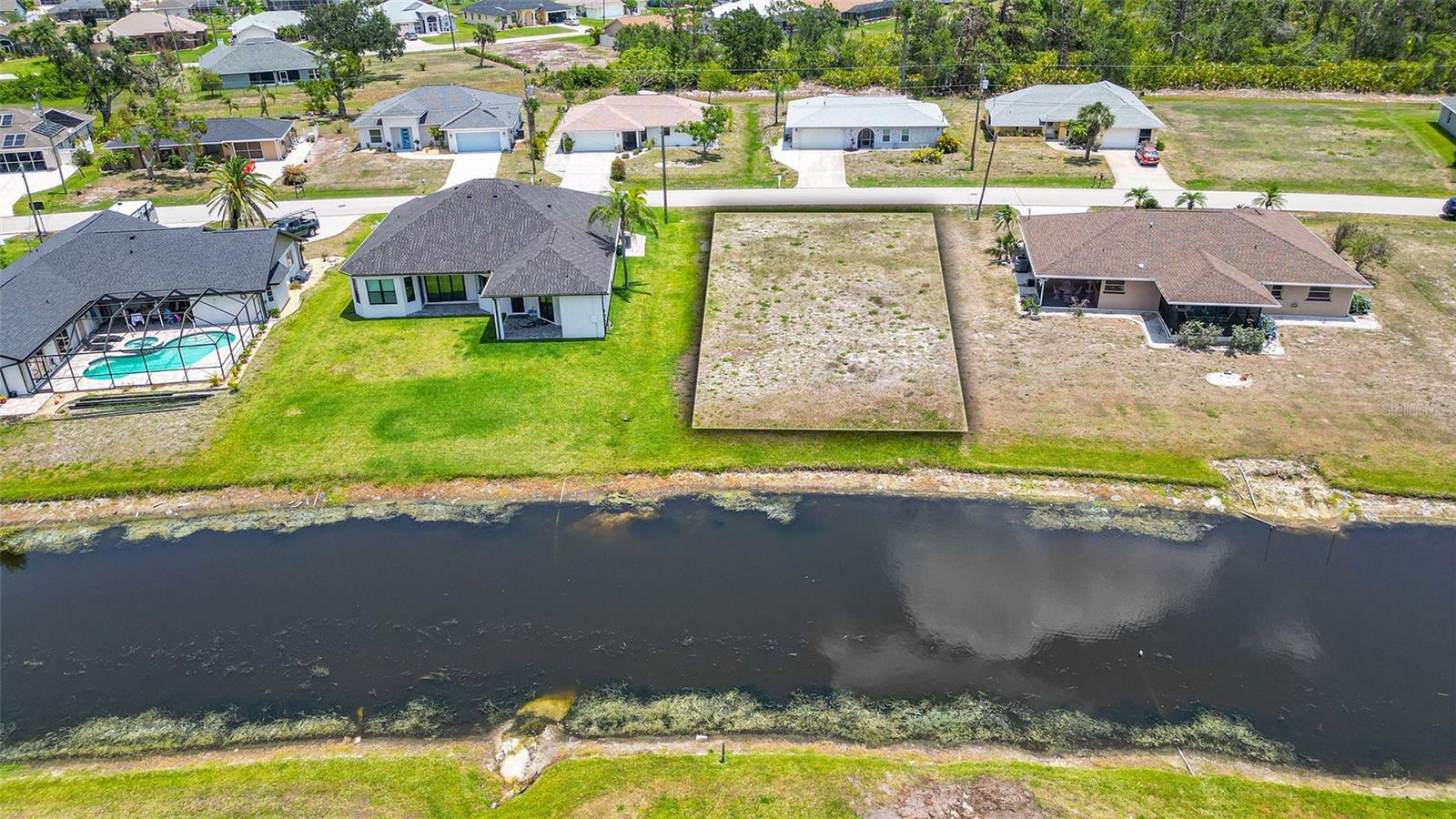 Property Photo:  168 Mark Twain Lane  FL 33947 