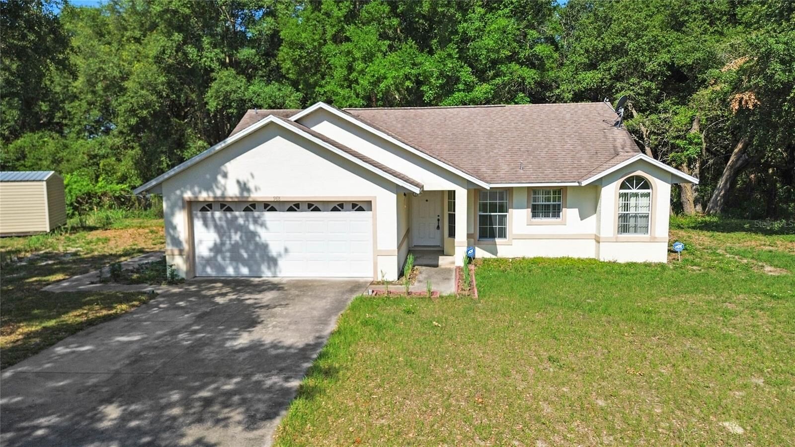 Property Photo:  988 Whisper Oak Drive  FL 34748 