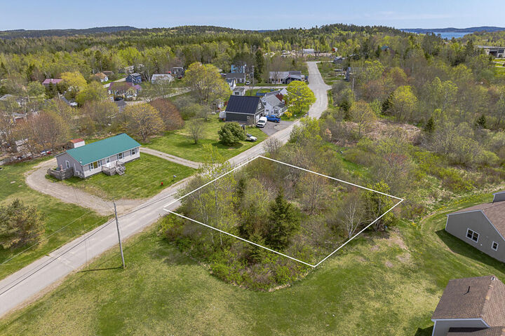 Property Photo:  16 Byrd Street  ME 04631