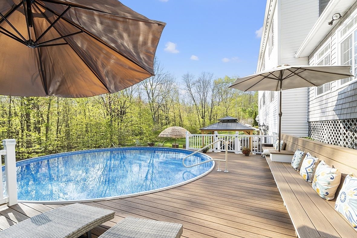 Property Photo: 264 Hackett Hill Road NH 03106
