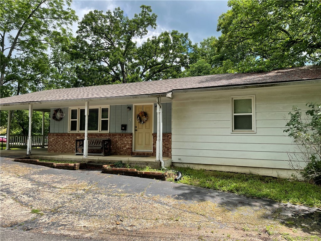 Property Photo:  64 Wall Street  AR 72632 