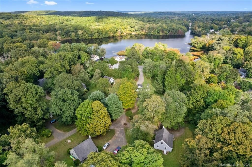 Property Photo:  11 Falls River Circle  CT 06442 