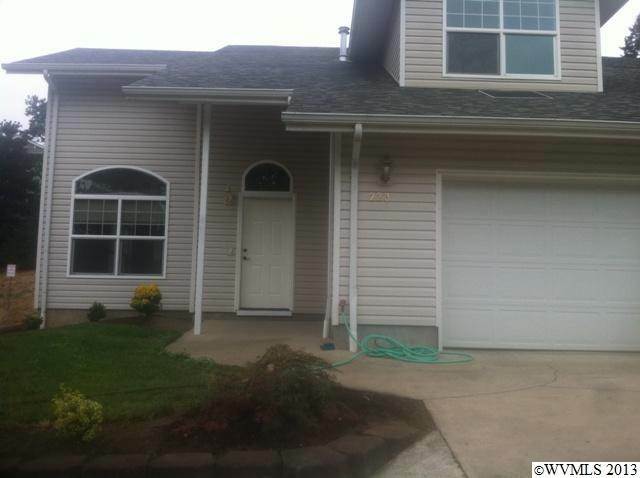 Property Photo:  223 N Cedar Ct (&Amp 225)  OR 97383 