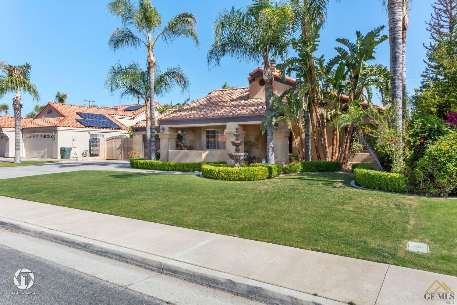 Property Photo: 7608 Live Oak Way CA 93308