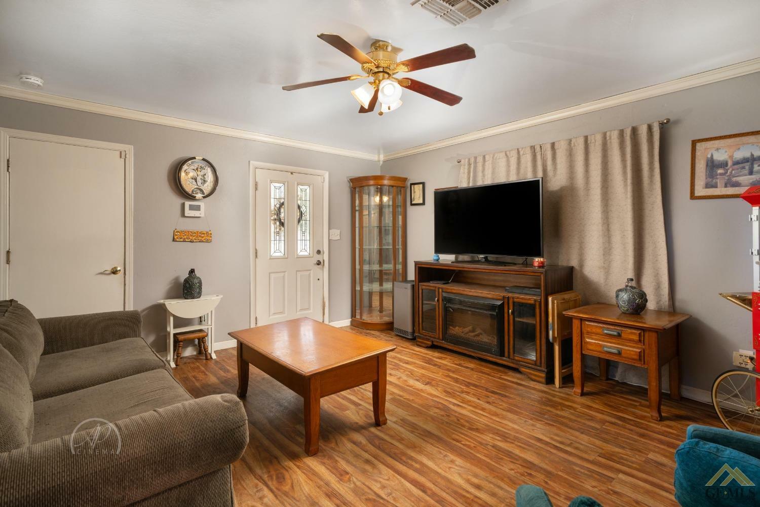 Property Photo: 319 Fillmore Street CA 93268