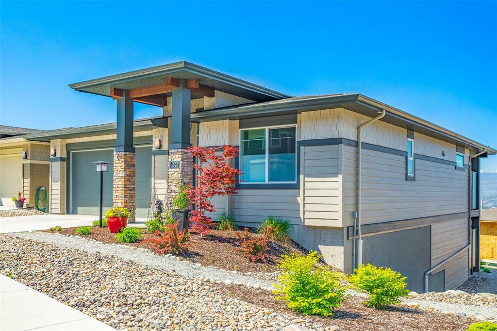 1592 Summer Crescent  Kelowna BC V1P1T8 photo