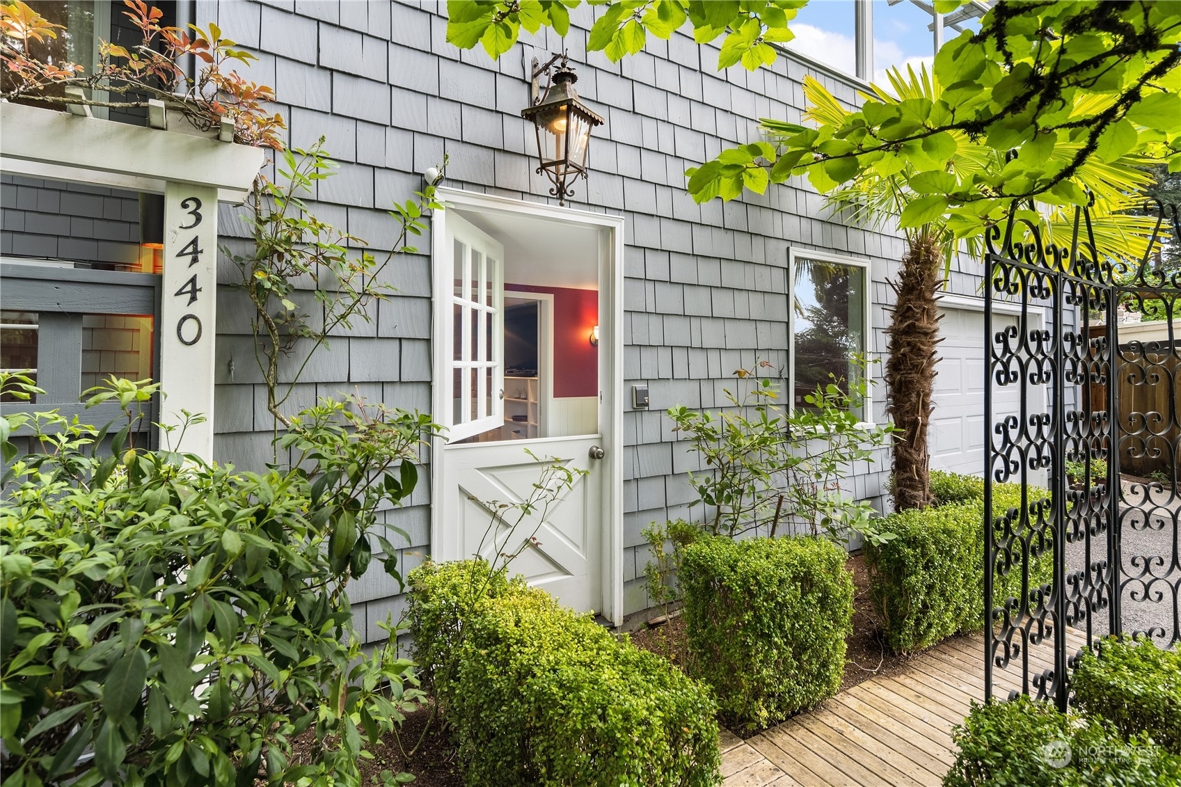 Property Photo: 3440 72nd Avenue SE WA 98040
