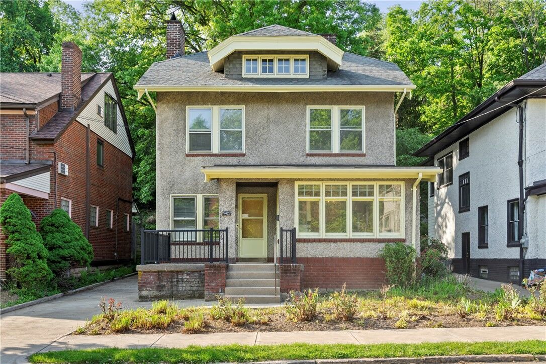 Property Photo:  5427 Bartlett St  PA 15217 