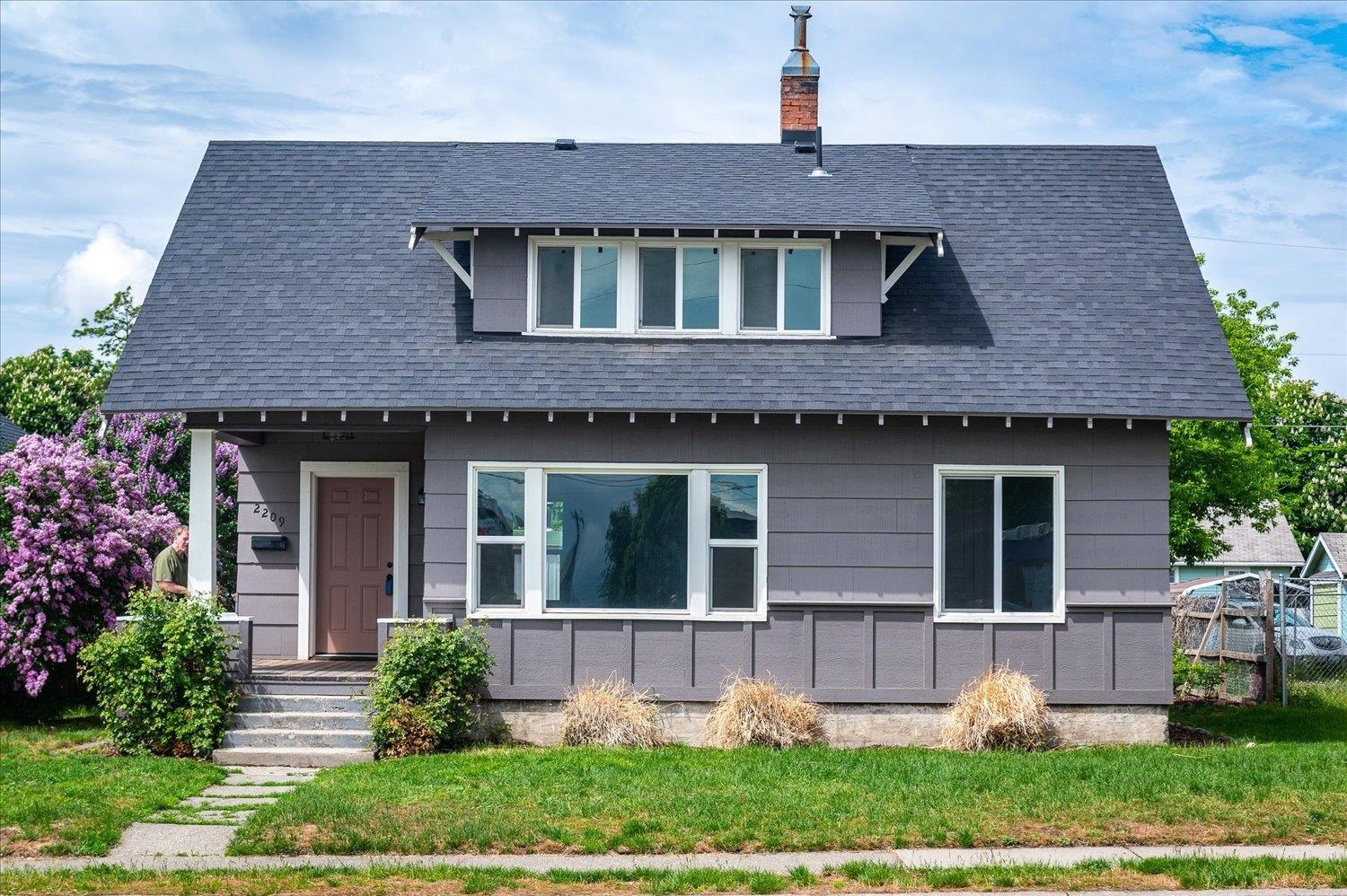 Property Photo: 2209 N Perry St WA 99207