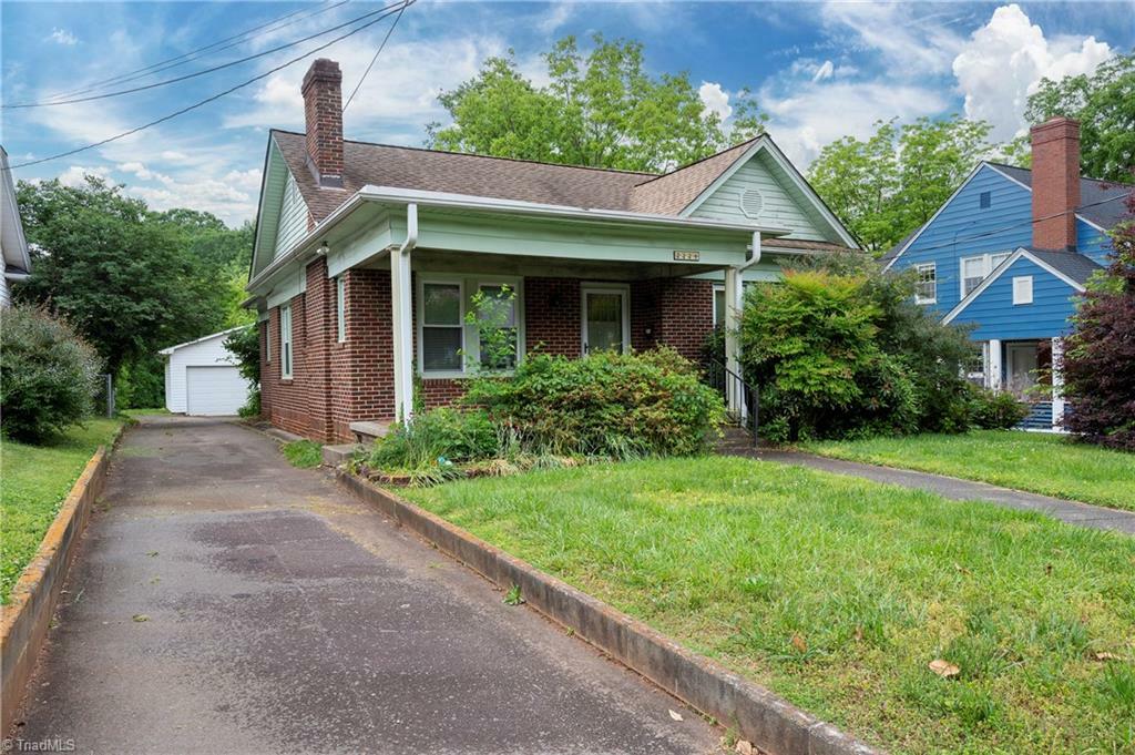 Property Photo: 2224 Elizabeth Avenue NC 27103