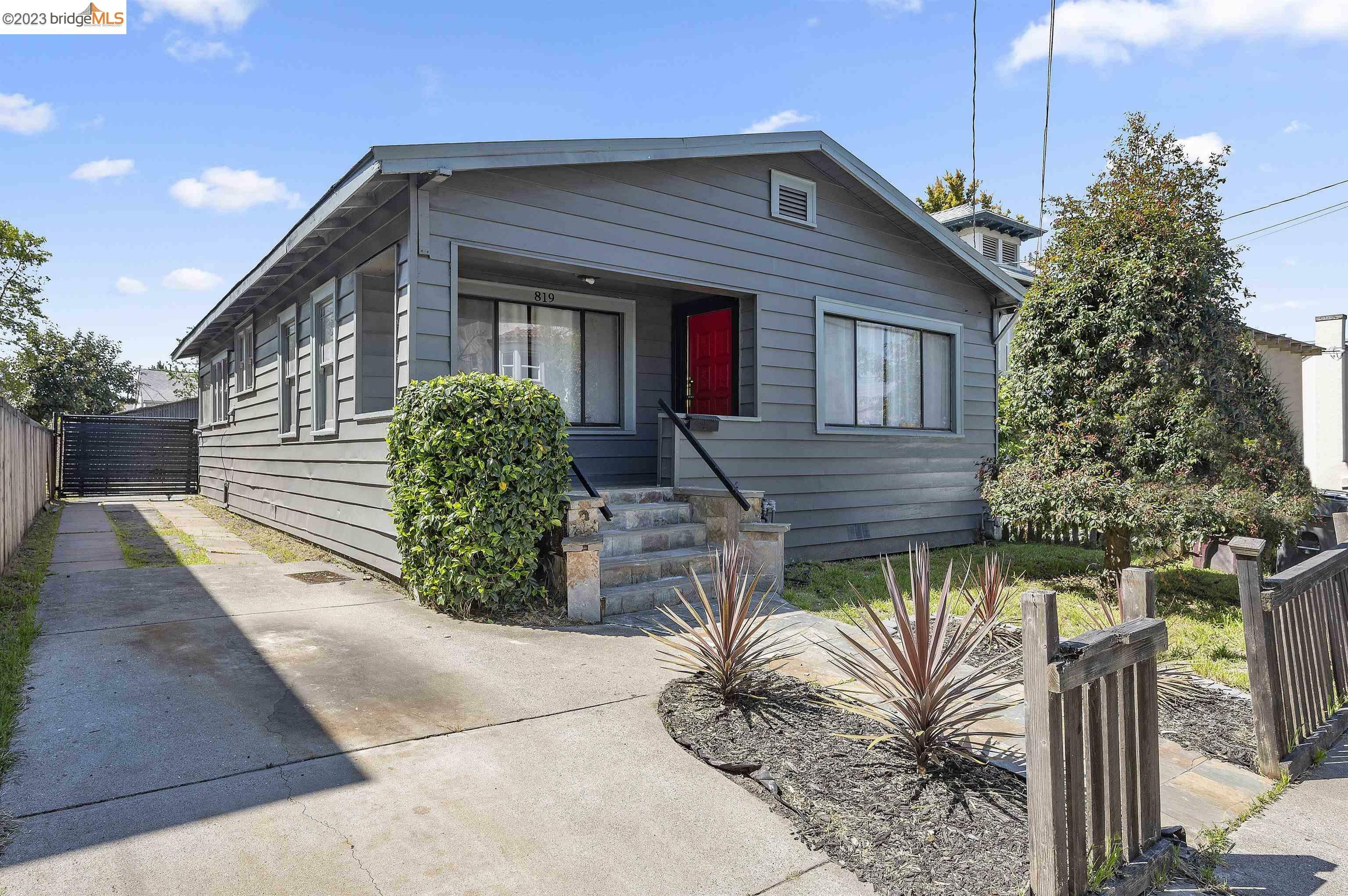 Property Photo: 819 61st St CA 94608