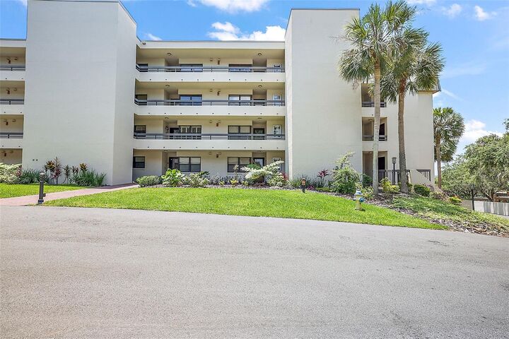 Property Photo:  501 W Old US Highway 441 C405  FL 32757 