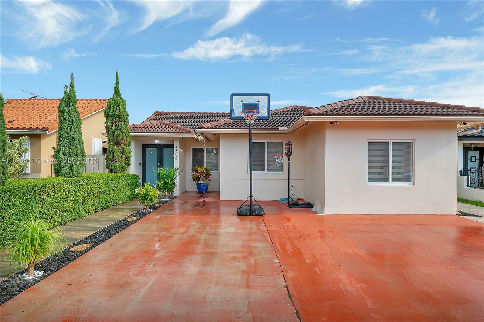 Property Photo: 14630 SW 49th St FL 33175