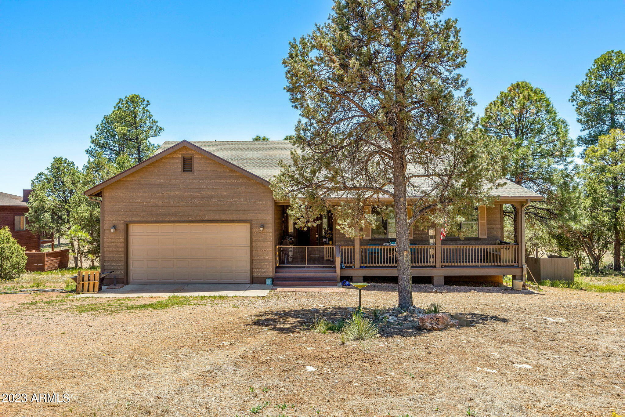 Property Photo:  2229 Fairway Drive  AZ 85933 