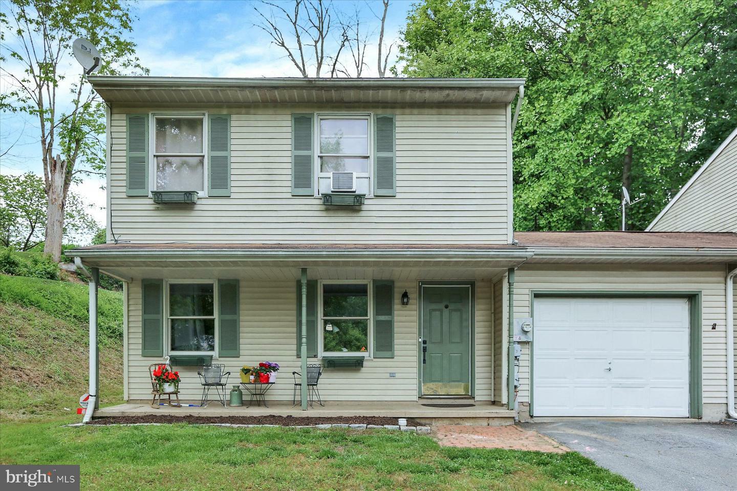 Property Photo: 46 Sunrise Terrace PA 17551