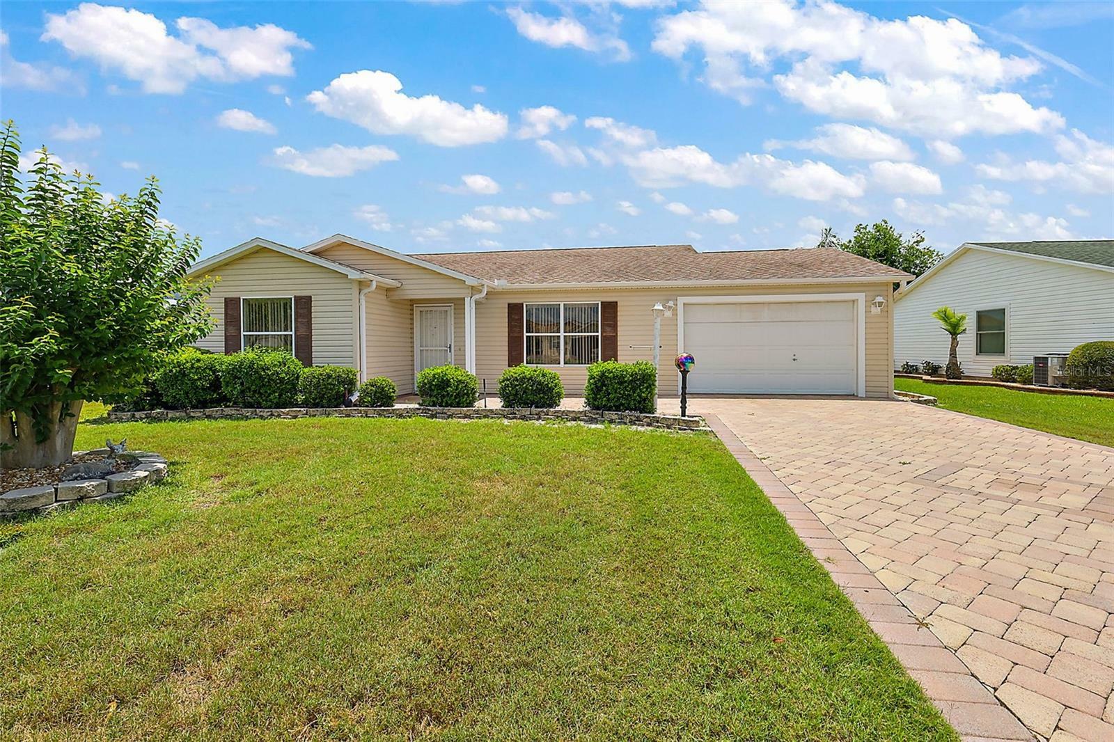 Property Photo:  1505 Las Pacos Court  FL 32162 