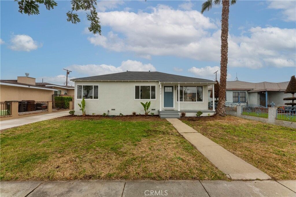 Property Photo:  522 S Caswell Avenue  CA 90220 