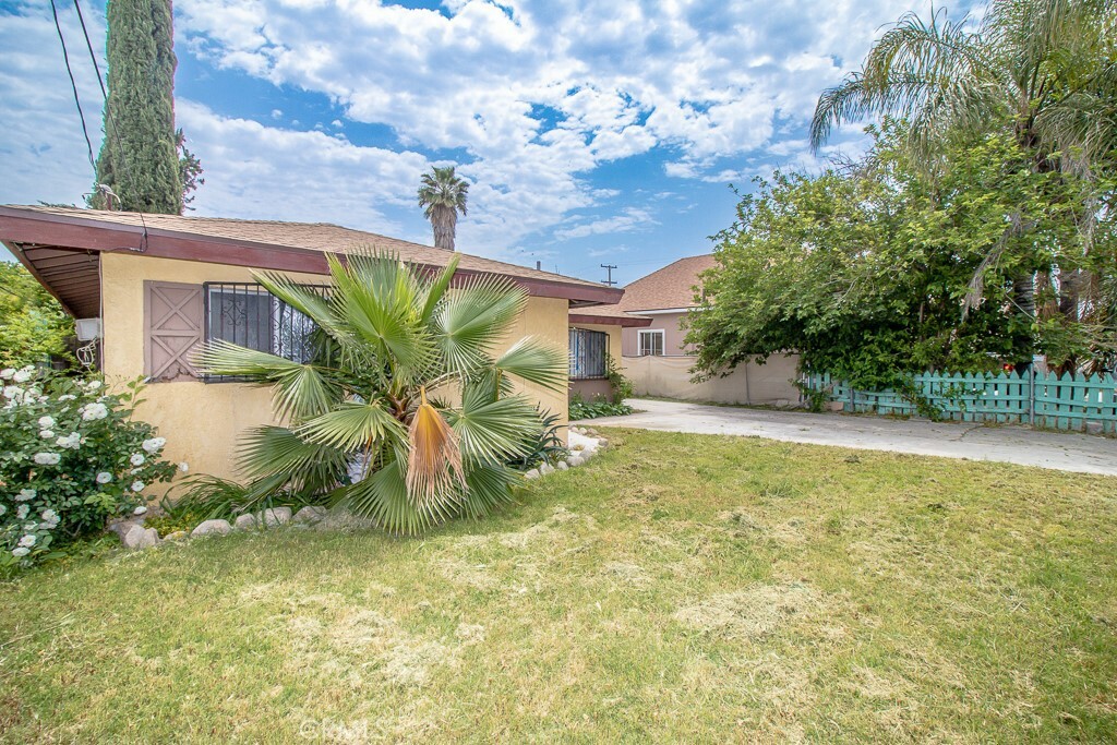 Property Photo:  1085 W 7th Street  CA 92411 