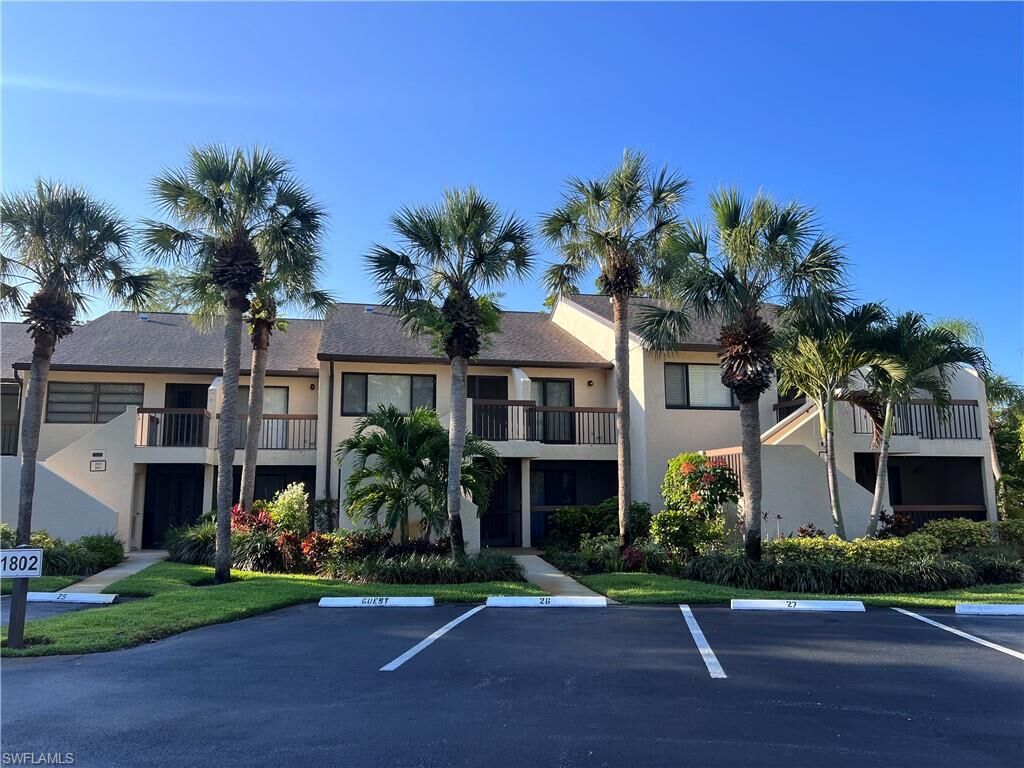 Property Photo:  1802 Kings Lake Blvd 2-104  FL 34112 