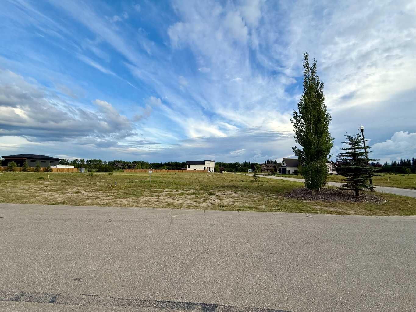 Property Photo: 7937 Willow Grove Way AB T8W 0H3