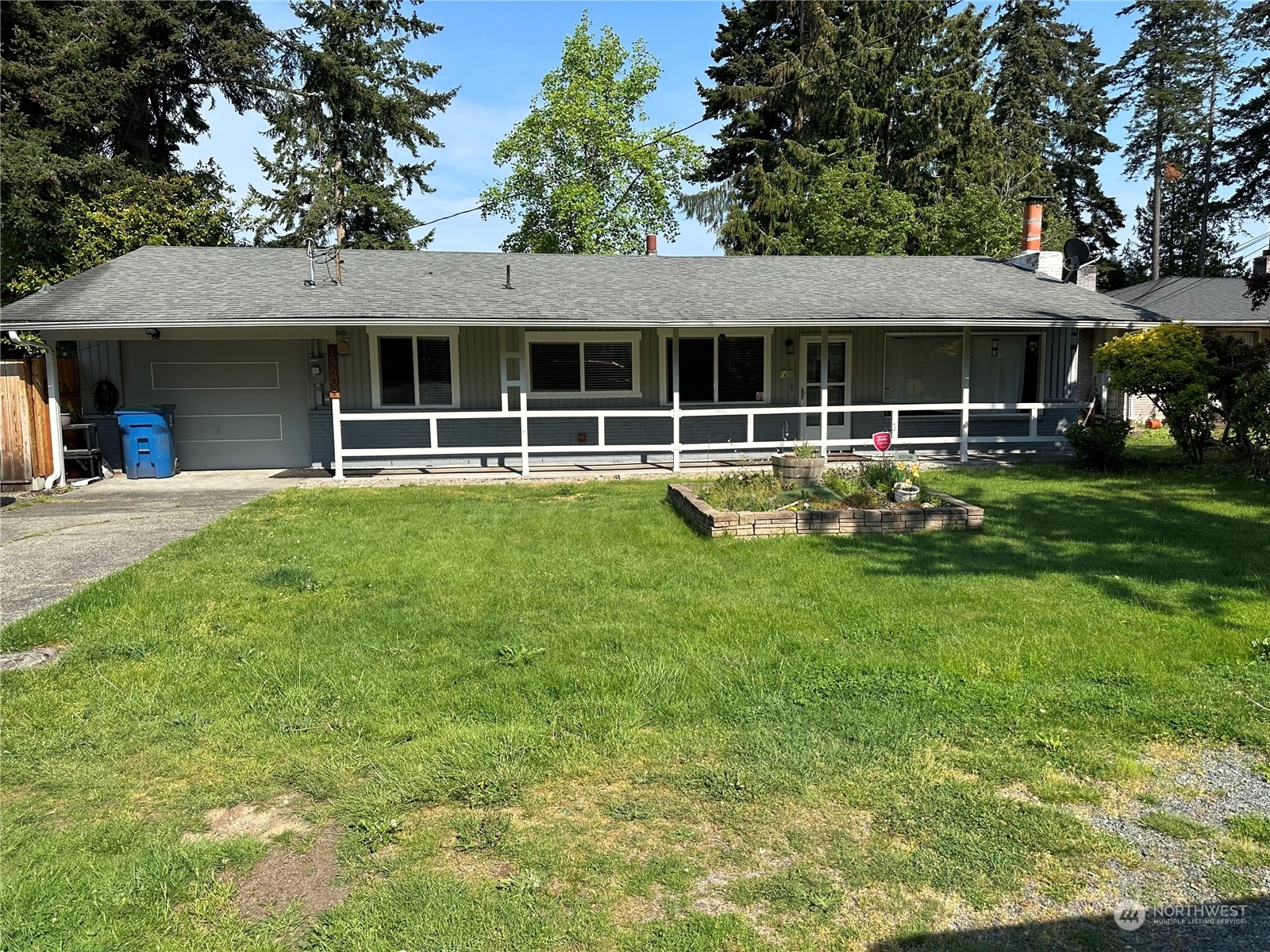 Property Photo:  18609 66th Avenue W  WA 98037 