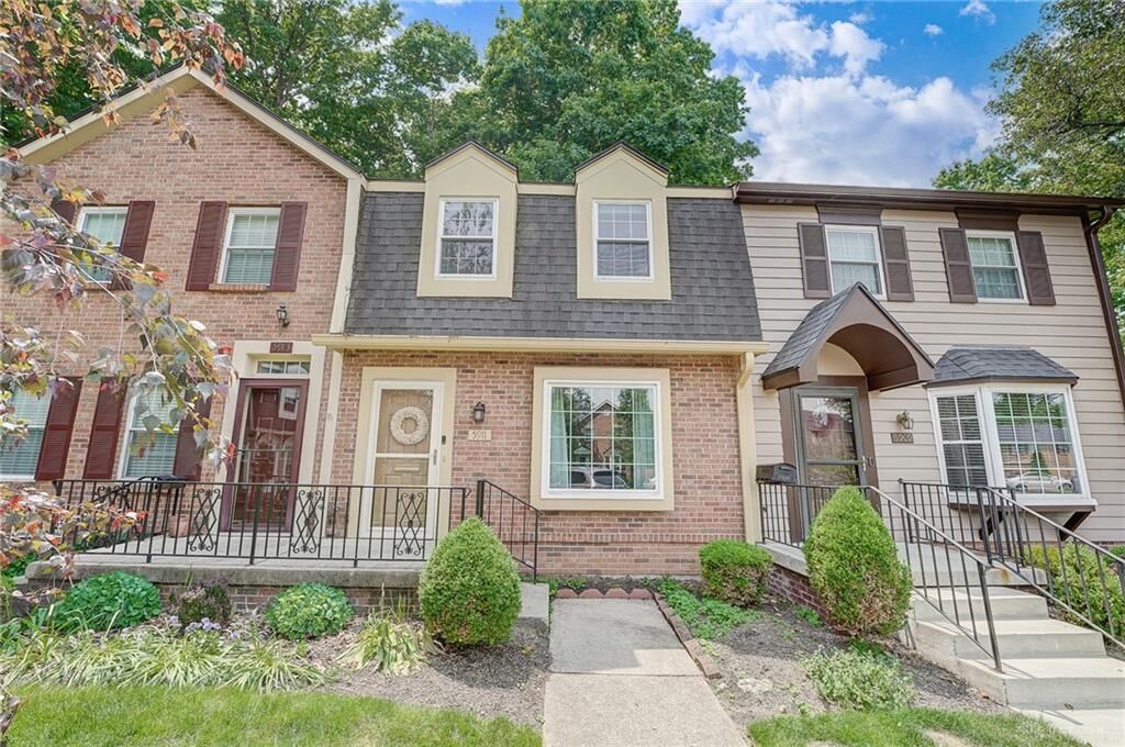 Property Photo: 5911 Gloucester Court OH 45440