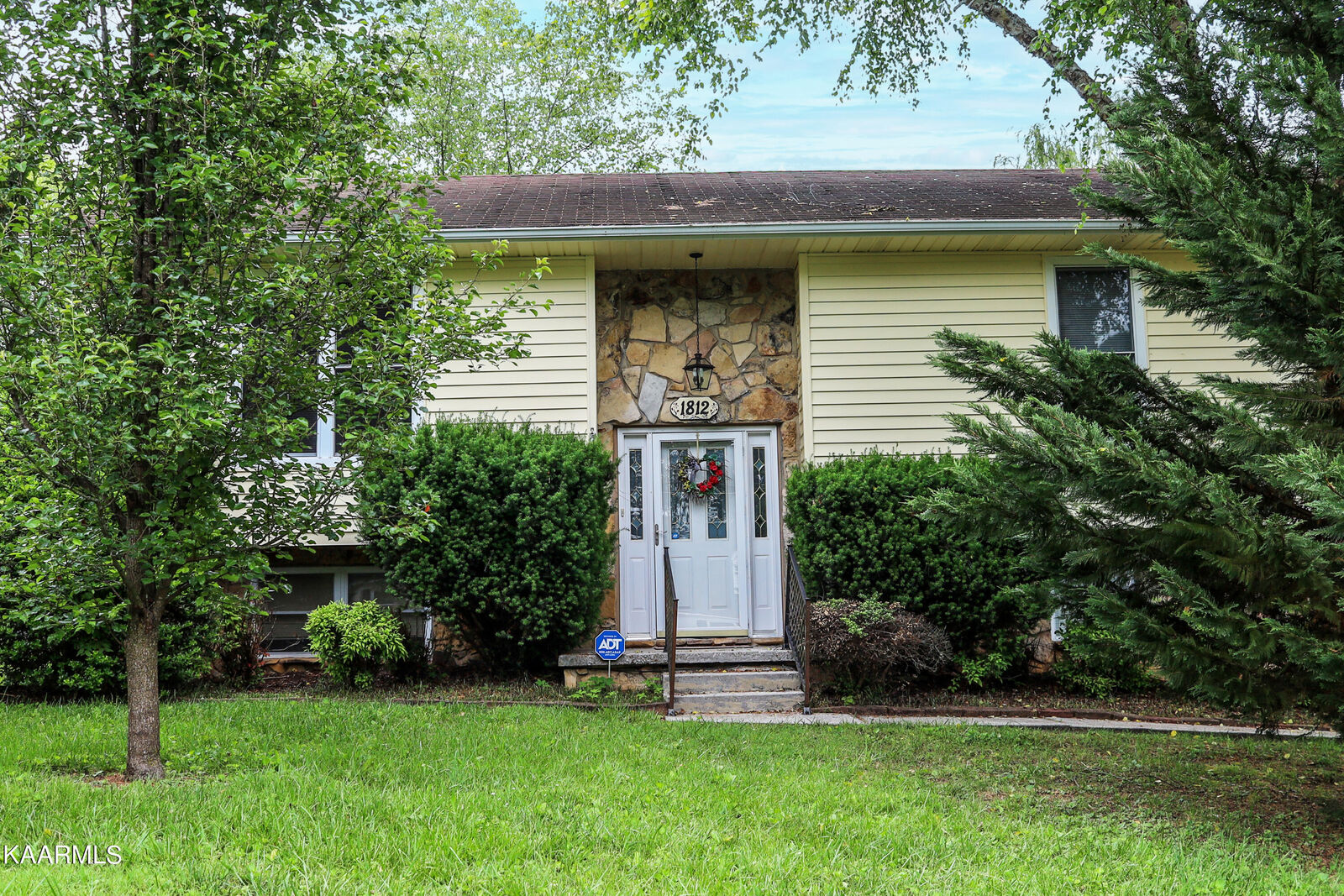 Property Photo: 1812 Grenada Blvd TN 37922
