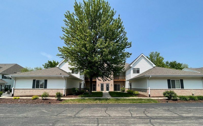Property Photo: 14844 W Arrowhead Ln WI 53151