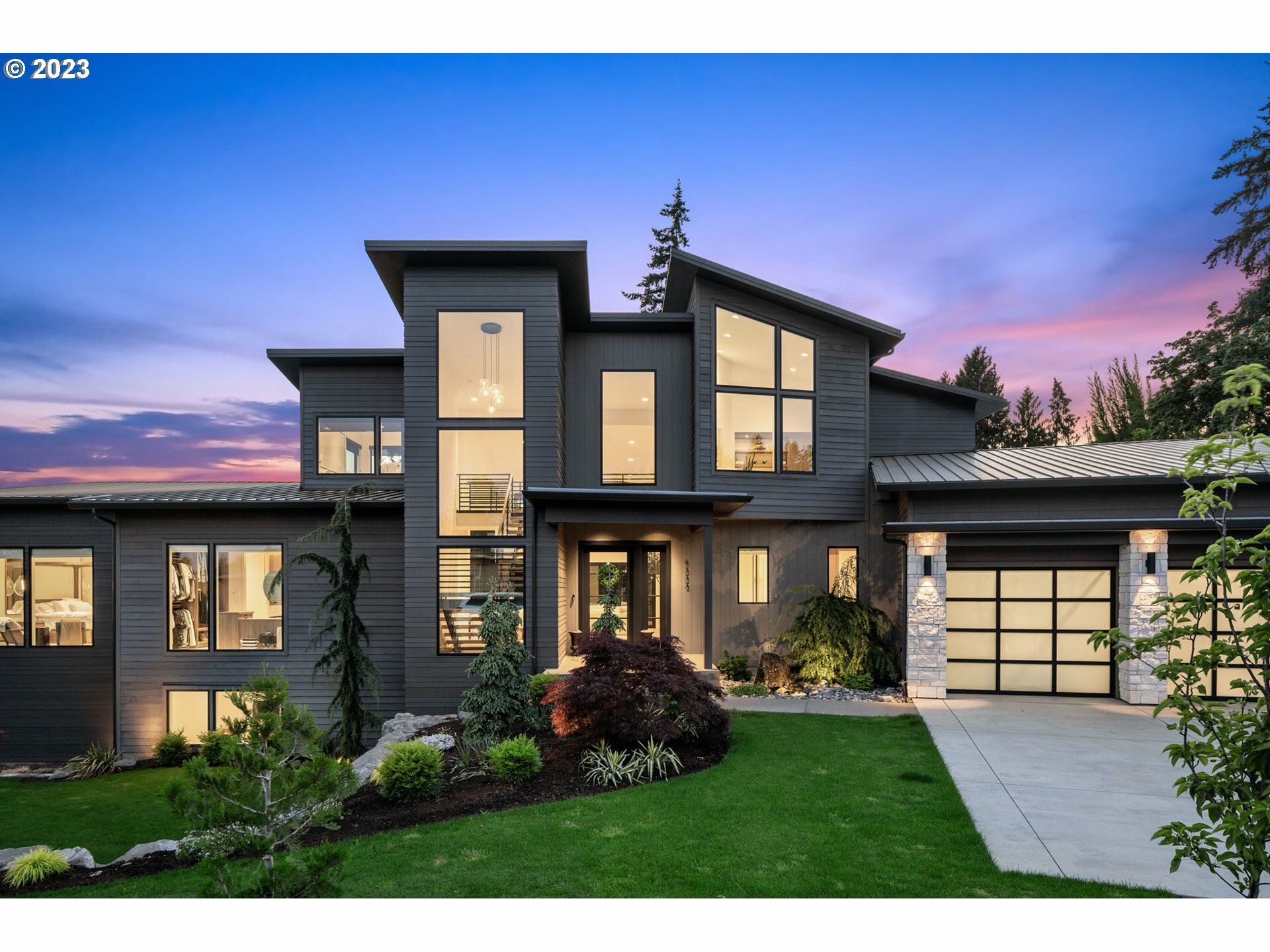 Property Photo: 9333 SE Evergreen Hwy WA 98664