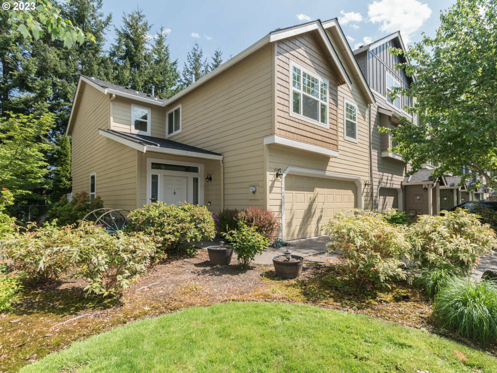 Property Photo: 21545 NE Willow Glen Rd OR 97024